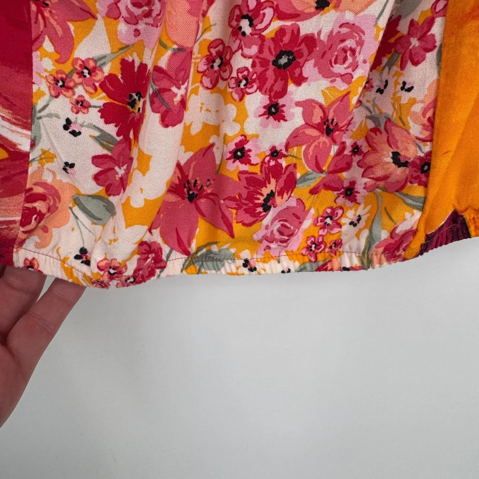 fig and flower Top Womens Small White Red Floral Garden Party Boho Country - Image 8