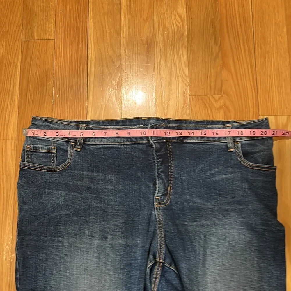 OLD navy women’s blue rockstar jeans size 22 plus long . - Image 3