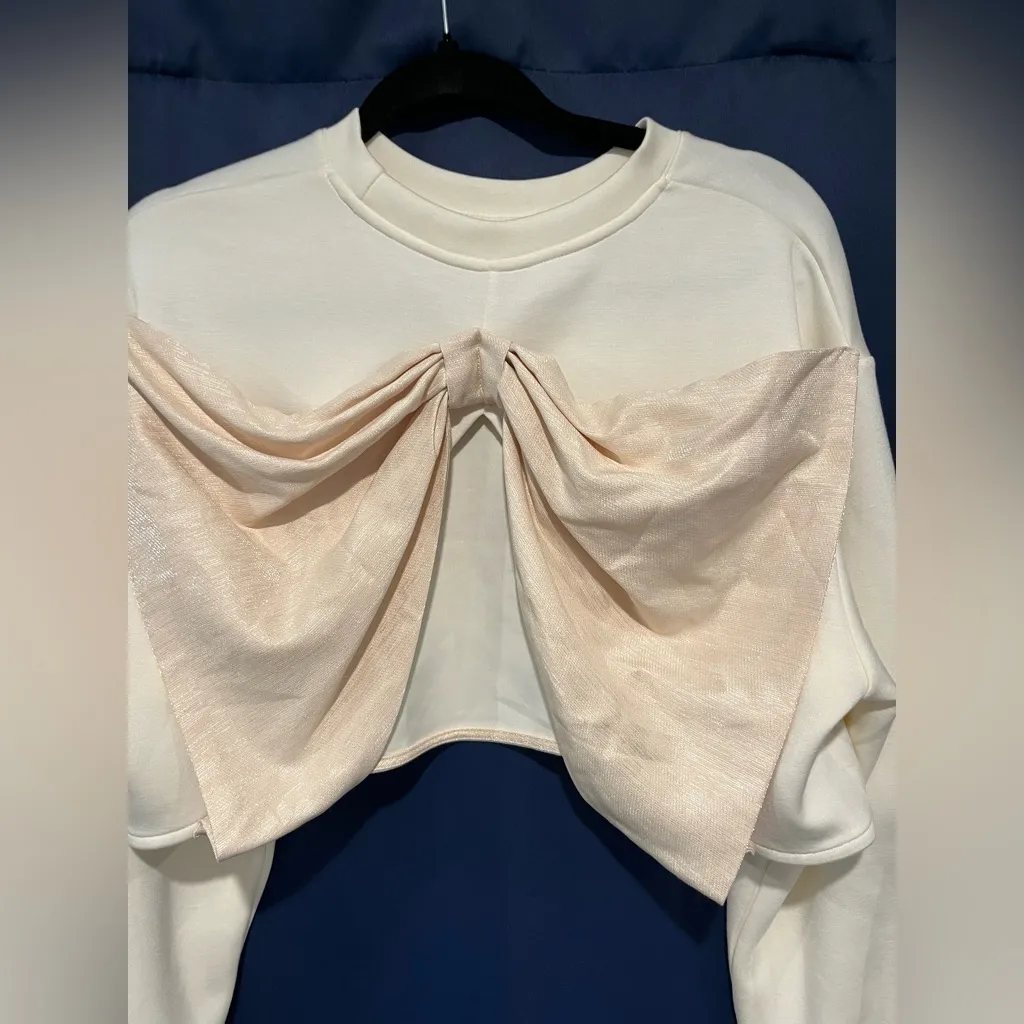 Elegant Cream Cropped Sweatshirt with Draped Front - Image 4