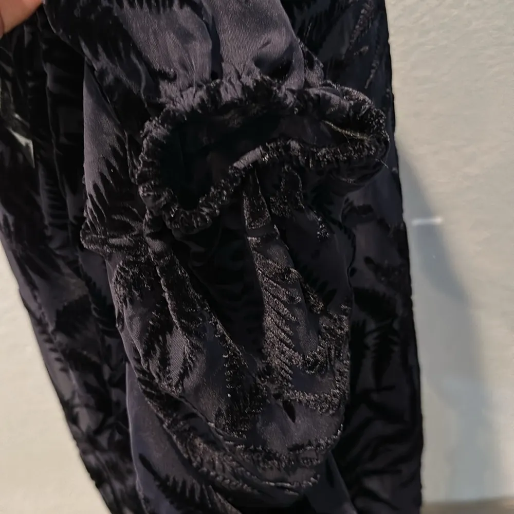 New with tags Anthropologie Velvet Fern Kimono - Image 8