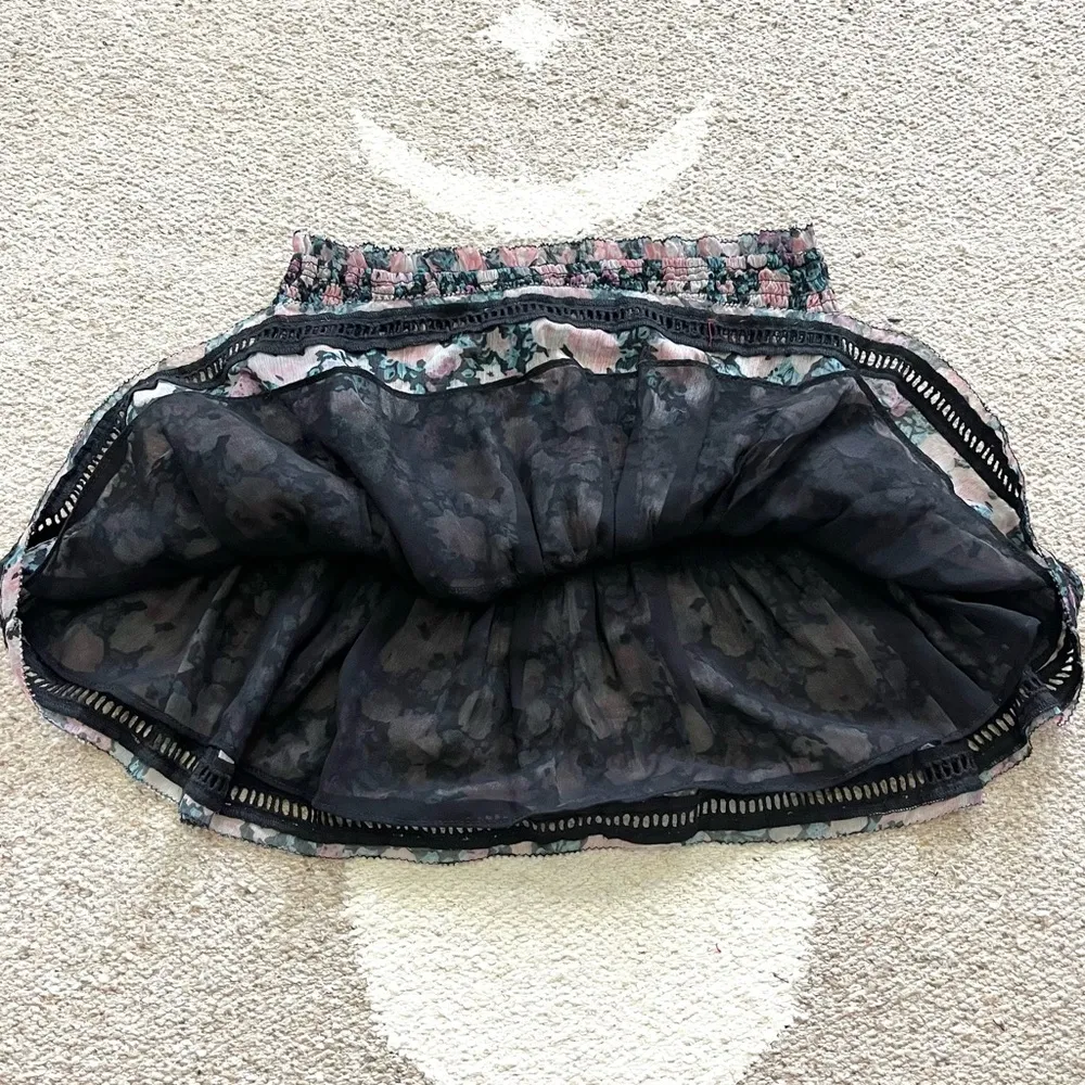 Saylor Este Smocked Ruffle Mini Skirt in Floral Georgette Small - Image 8