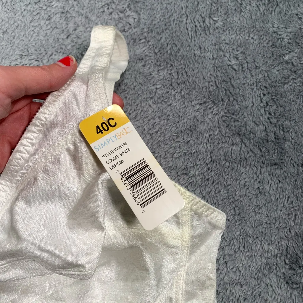 Simply basic white bra 40C NWT Size undefined - Image 3