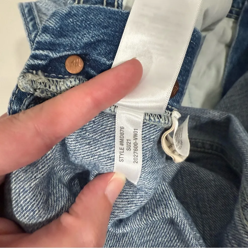 Madewell Blue Denim Shorts Overalls Size XS EUC - Image 9