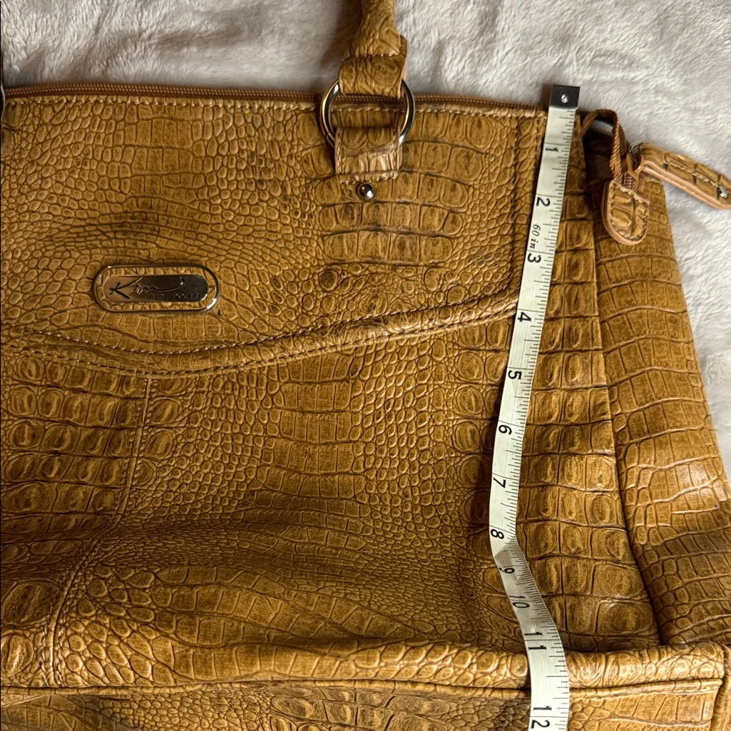 Kim Rogers Crocodile-Embossed Gold Shoulder Bag - Image 7