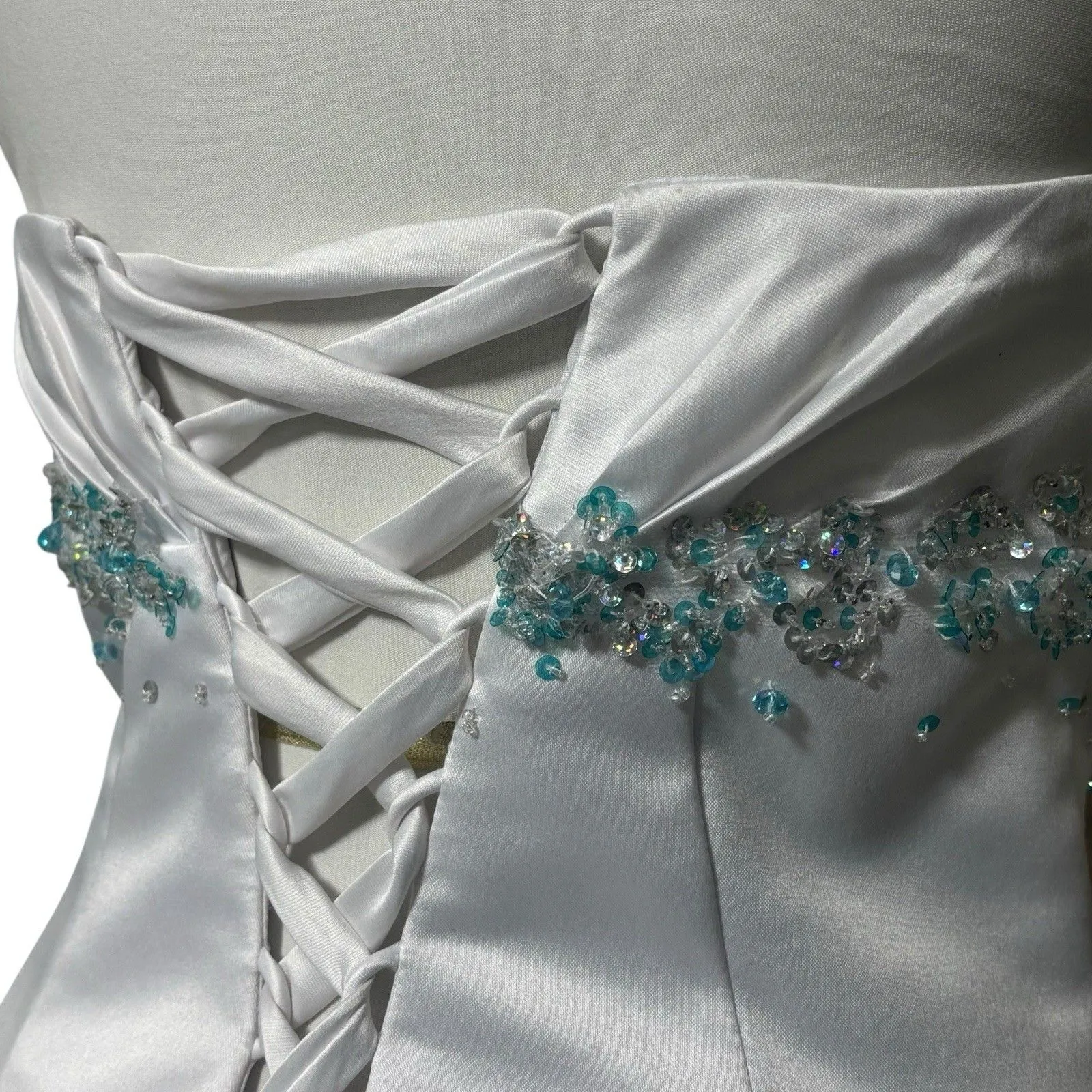 Mac Duggal Sz 6 White Silk Blue Beaded  Ruffle Princess Gown Formal Prom Dress - Image 8