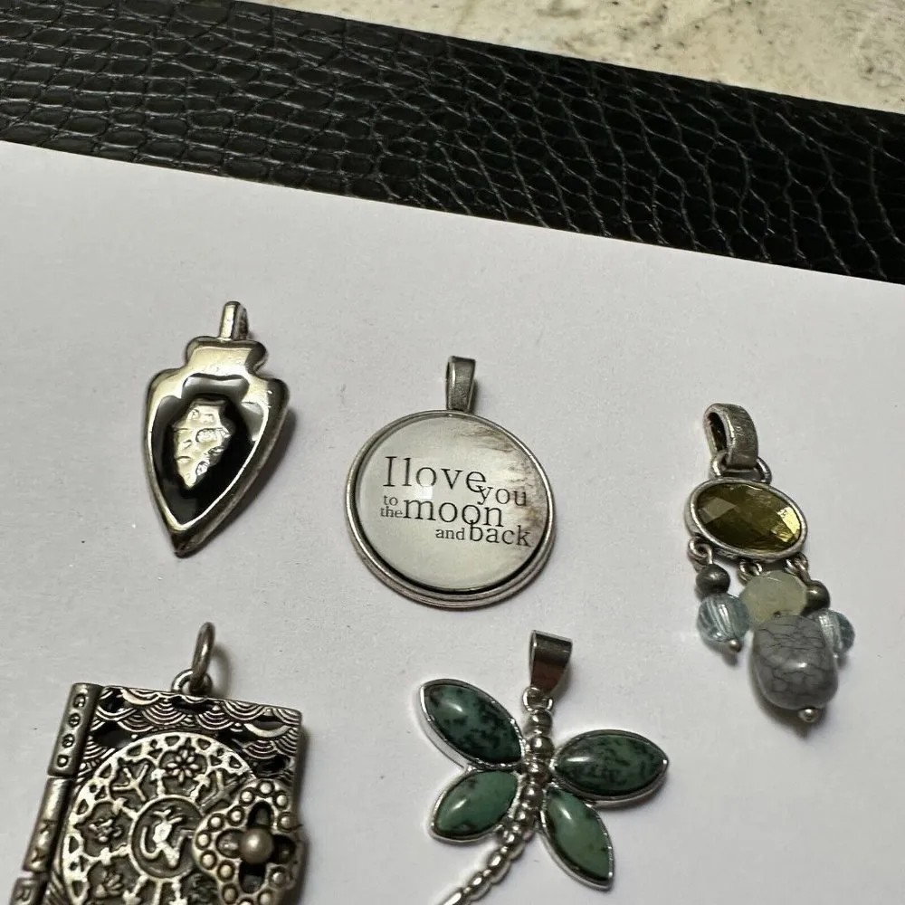 Lot Of 5 Silver Tone Jewelry Pendants / Charms - Image 4