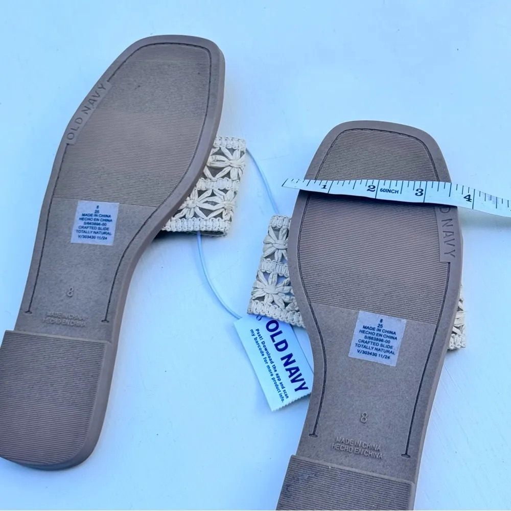 Old Navy Women's  Crafted Flower Design Totally Natural Slip On Sandals  Sz 8 - Image 9