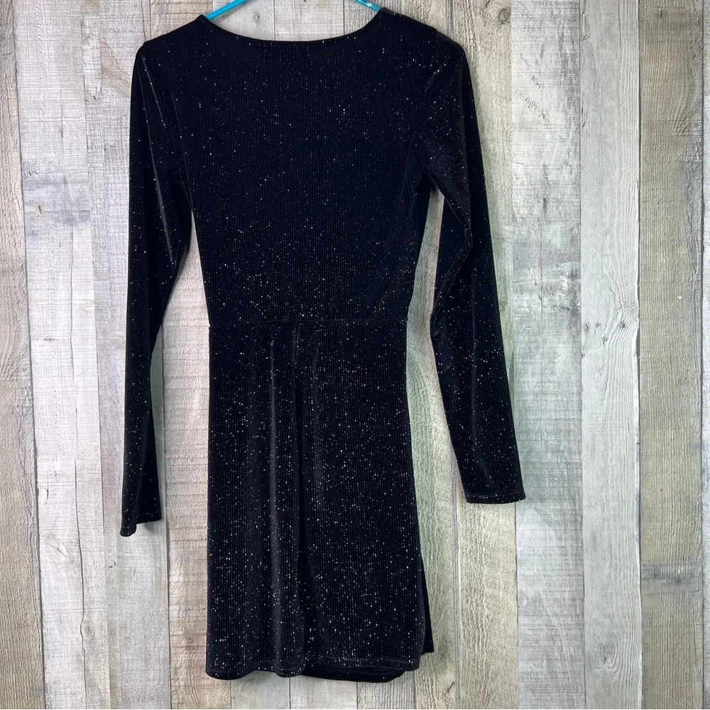 Trixxi Clothing Company Med Black Glitter Long Sleeve V-Neck Sheath Party Dress - Image 3