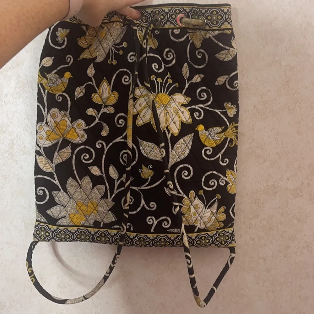 Vera Bradley  drawstring back pack yellow black - Image 4