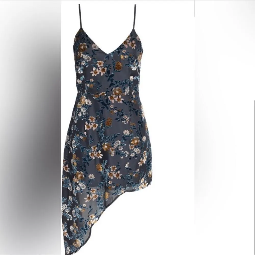 #90  LULU’S EVENING WITH YOU Floral Velvet Cocktail Dress - Image 2