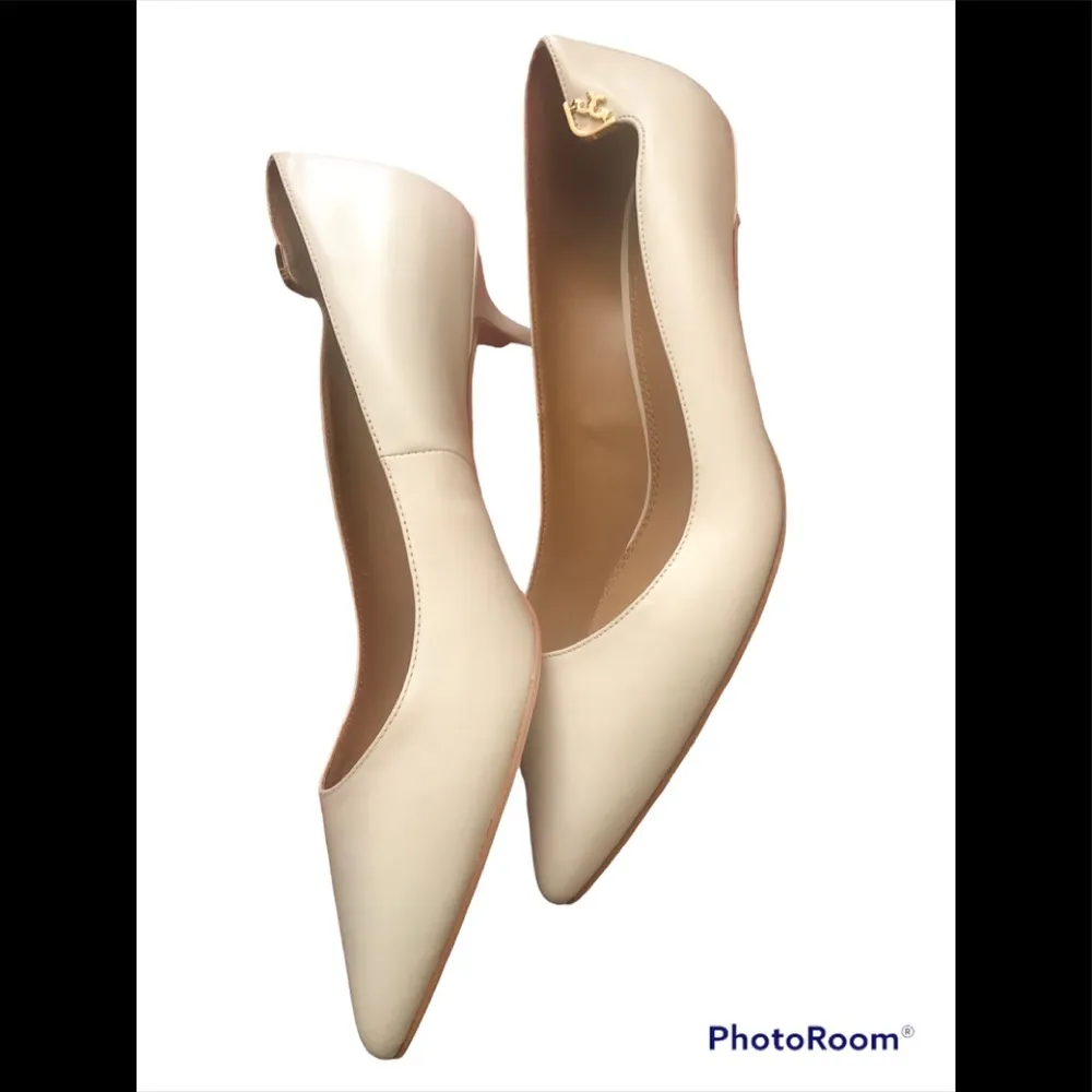 Elizabeth Pointed Toe Leather Pump - Image 8