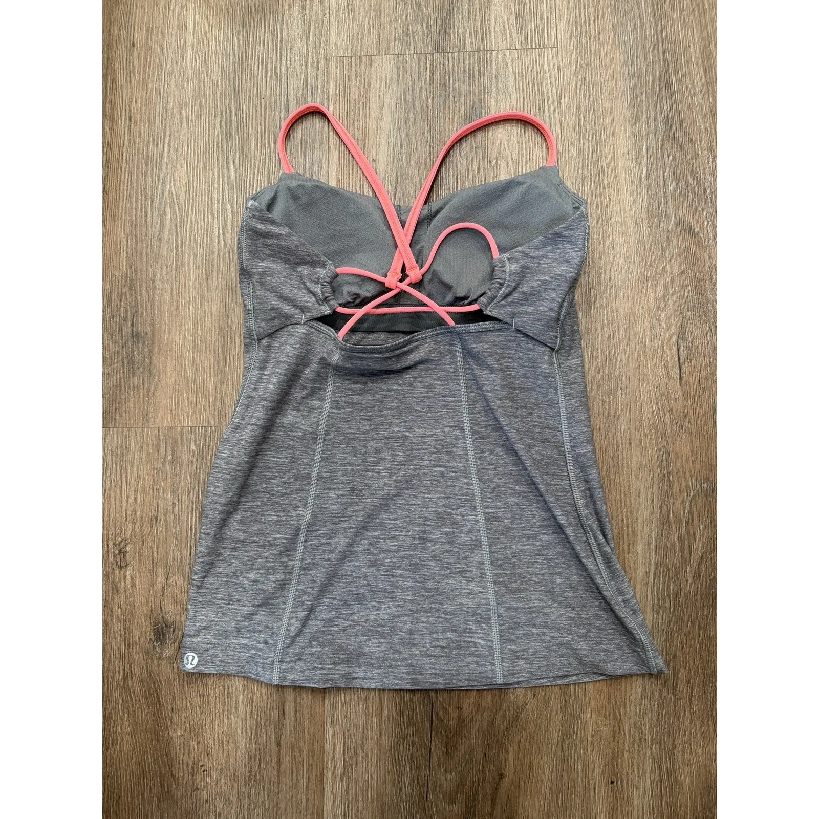 Lululemon Activewear Tank Top Womens 6 Built in Sports‎ Bra Cross Strap Gray - Image 2