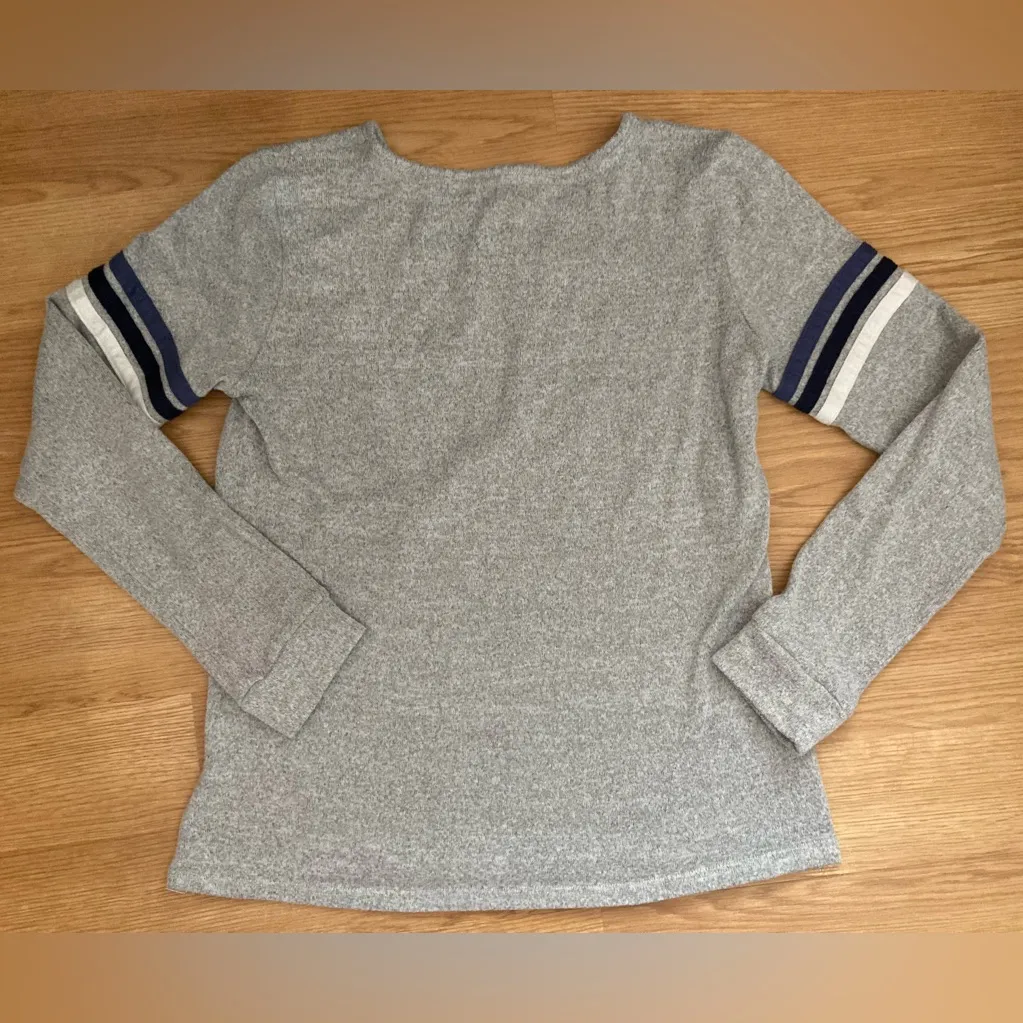 Lucky Brand Gray Ski Graphic Pullover  Top S Small - Image 3