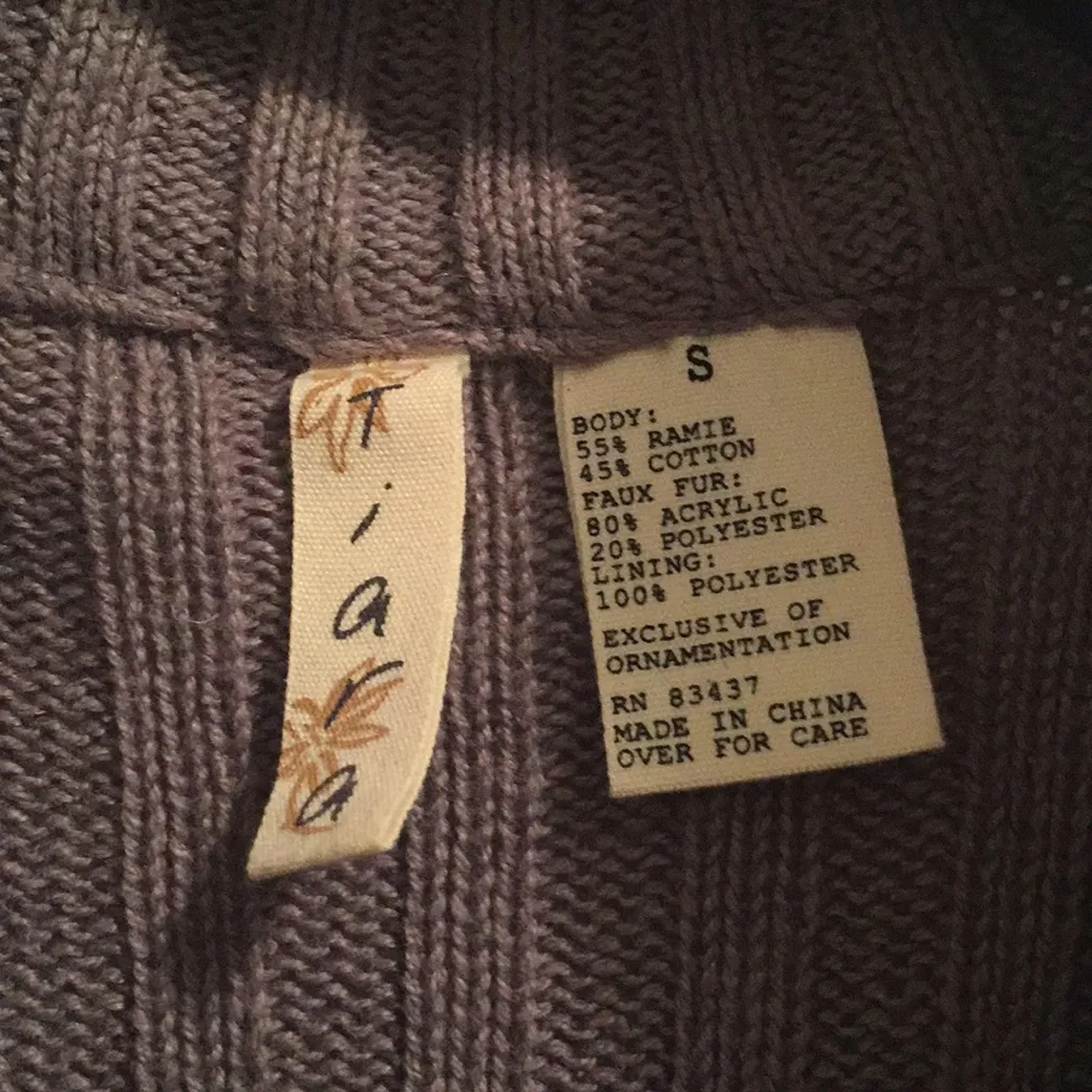 Faux Fur Vest Zip Up size Small - Image 3