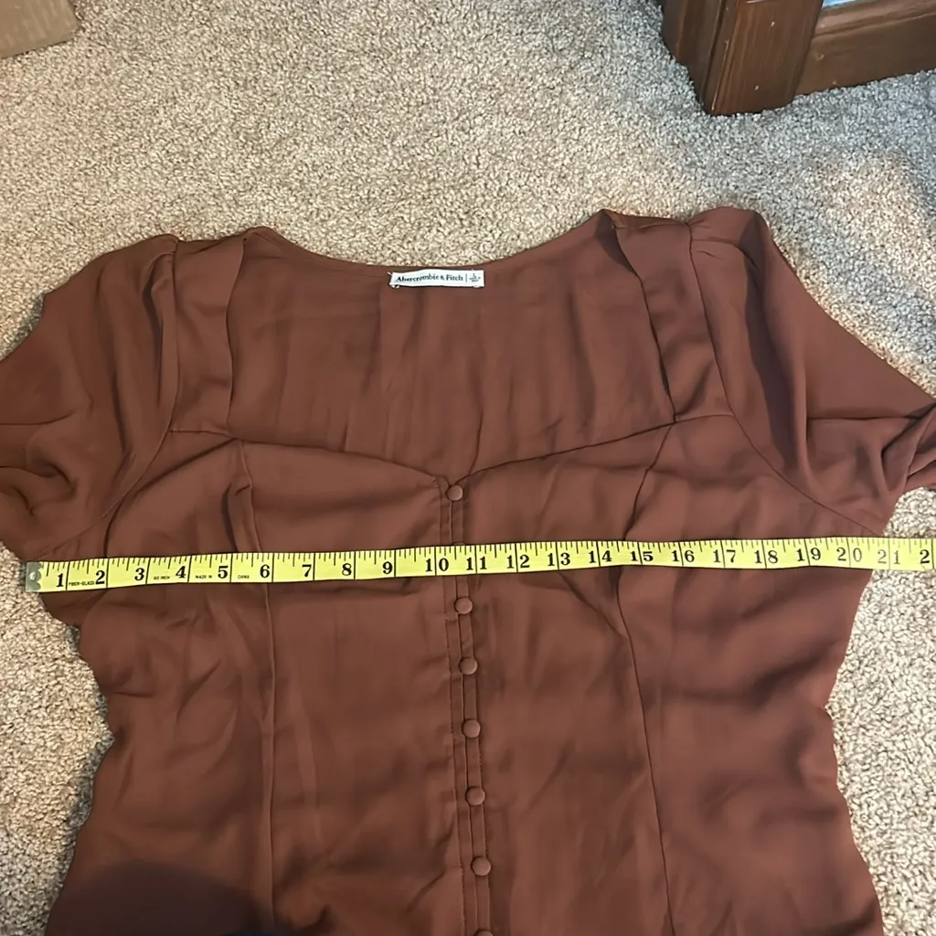 Abercrombie and Fitch Rust Button-Up Blouse - Image 7