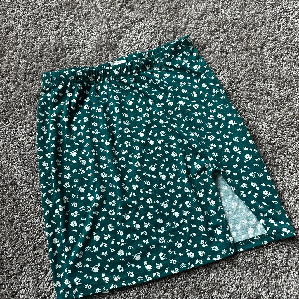 SHEIN Teal Floral Mini Skirt - Image 2