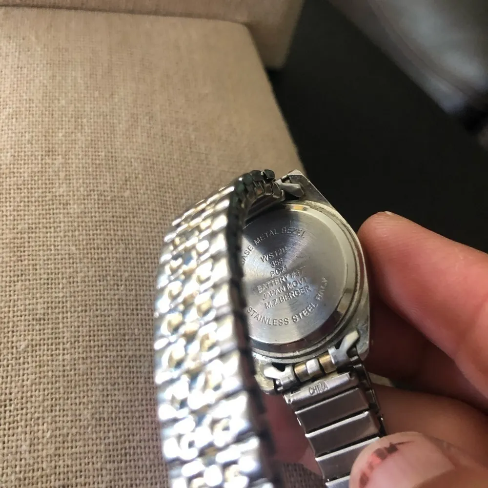 Vintage Quartz Stretchy Watch - Image 4