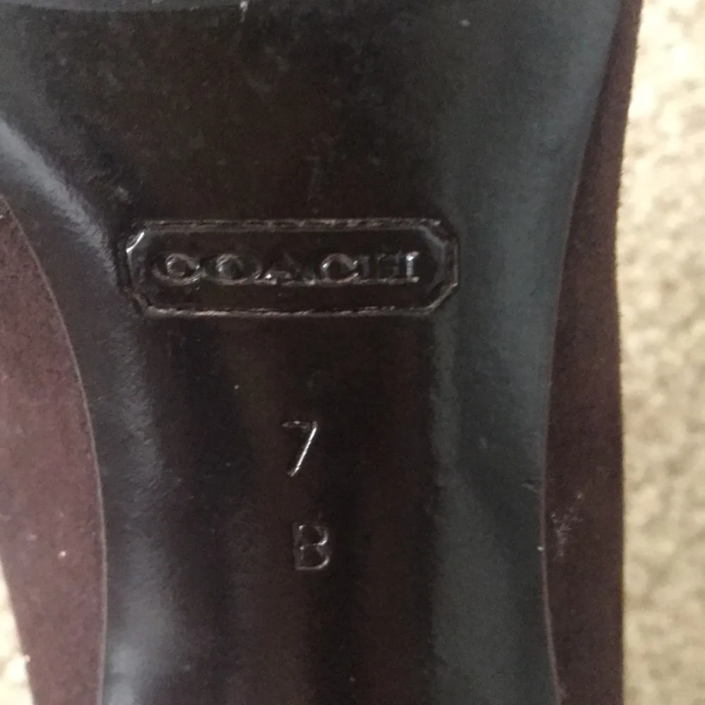 Coach Brown Suede Tassel Pumps sz 7 - Image 11