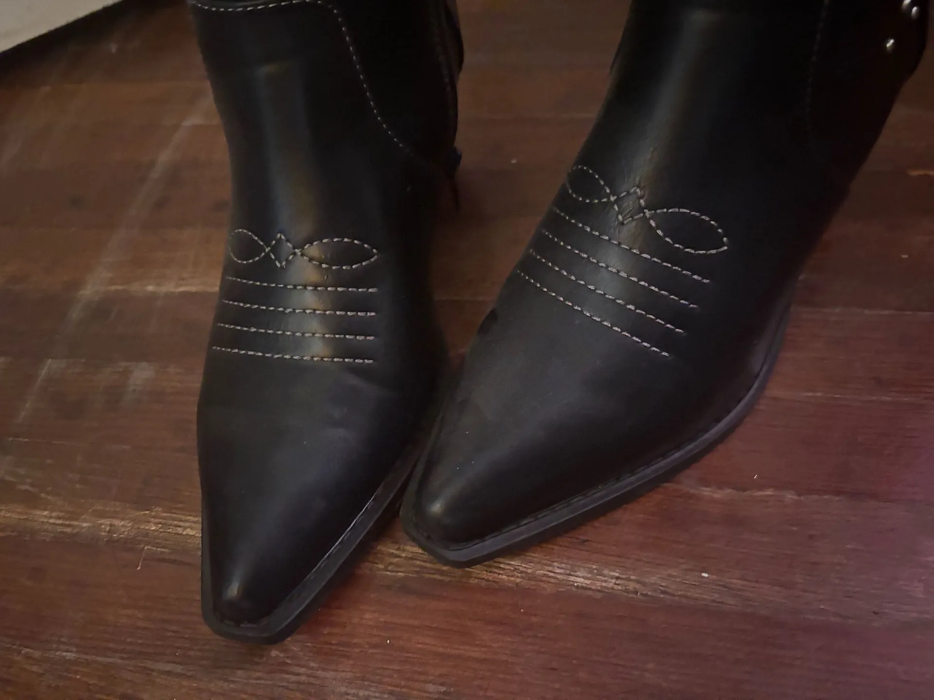 Boots Black Size 7 - Image 4