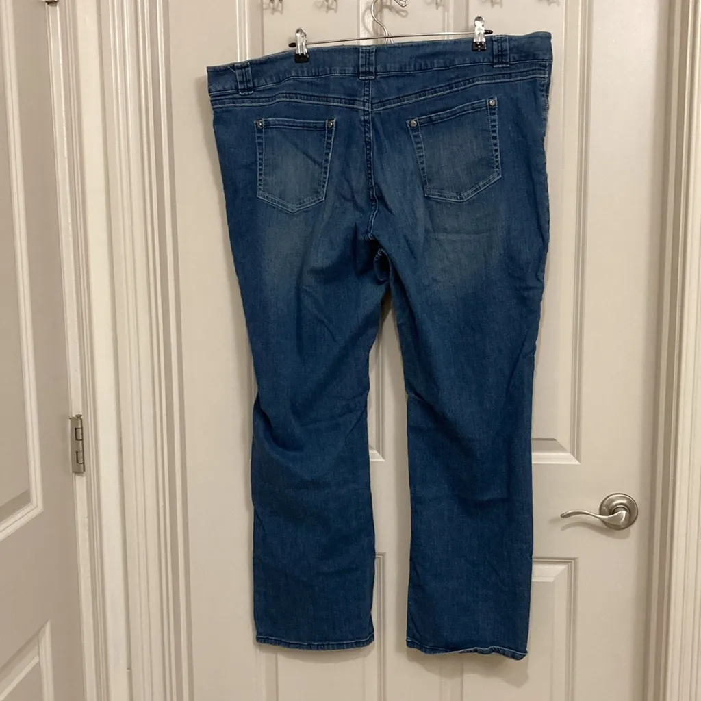 Avenue Barely Boot Jeans - Image 4