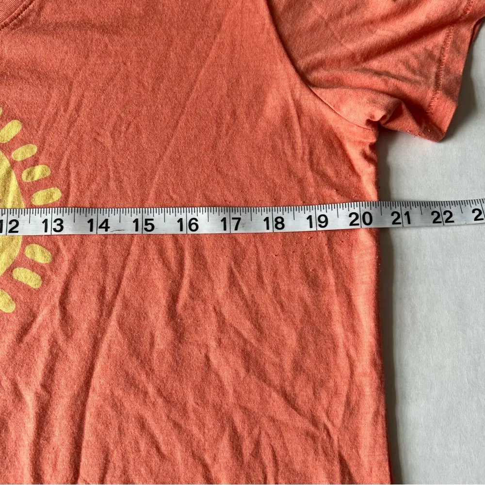 cool tee v neck “tropic like it’s hot” sun coral and yellow tee L - Image 11