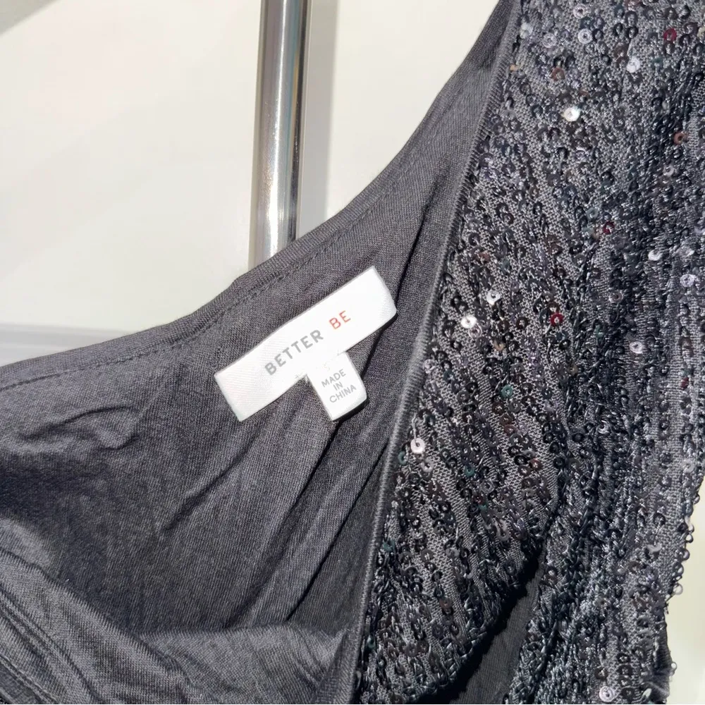 Black Sequin Bodysuit With Cut Out In Front SIZE: SMALL - Image 4