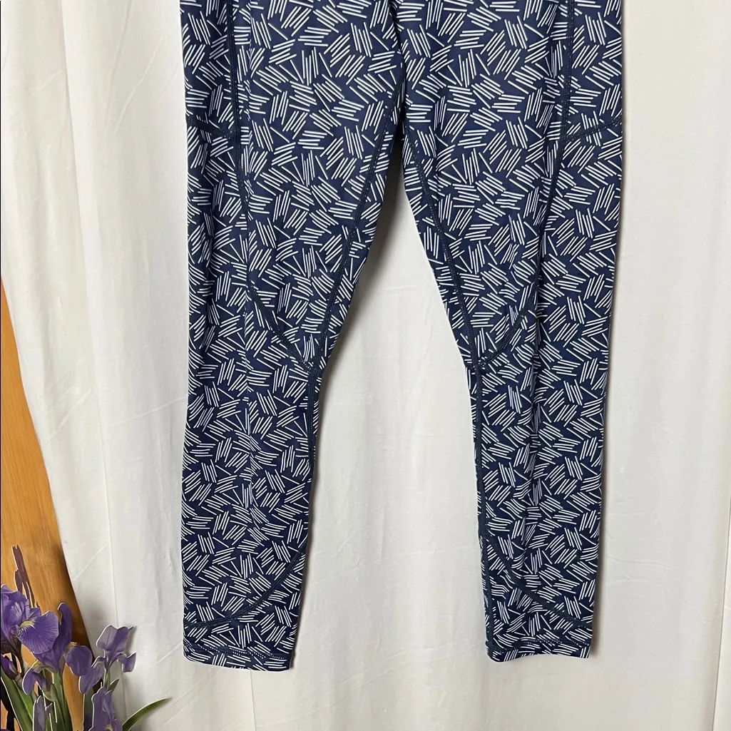 Zyia Active Navy Haystack Light N Tight 7/8 Leggings Size 8/10 - Image 3