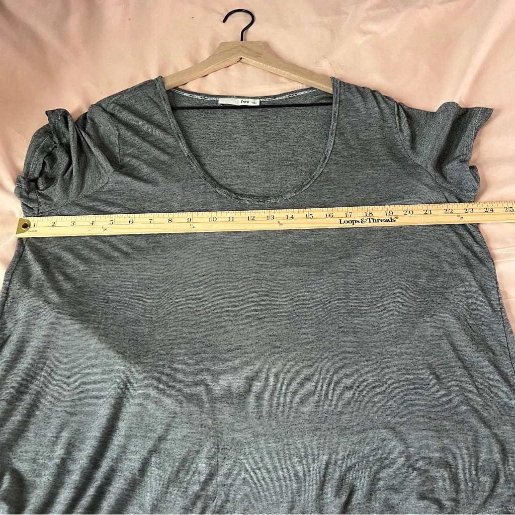 Wilfred Free Thin Stripes Gray Scoop Neck Relaxed Fit Short Sleeve Tee Size L‎ - Image 13