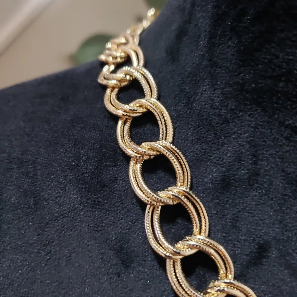 Women's Chunky Double Link Textured Gold Tone Classic Look Necklace - Image 5