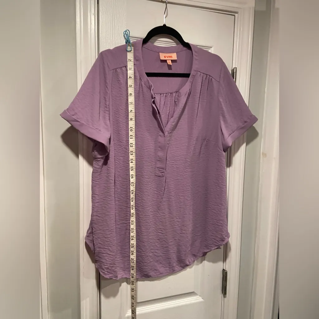 Evri Size 1X Lavender V Neck Rolled Short Sleeve Lightweight Flowy Top Purple - Image 6