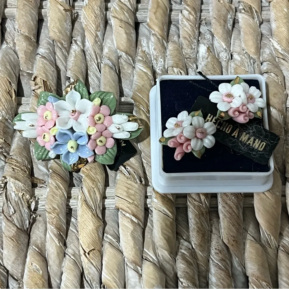 Vintage Hecho a Mano earrings & Pin Set Floral Porcelain NEW White - Image 6