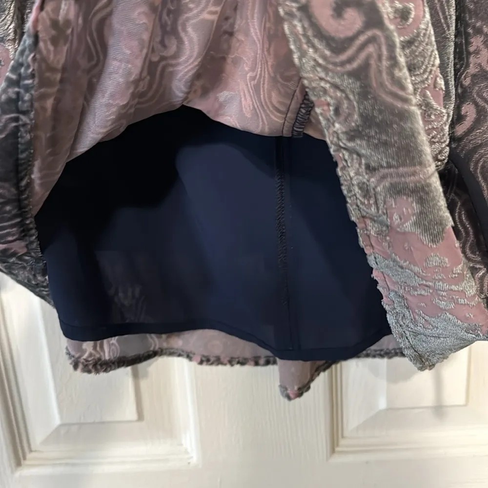 NWT Mary & Mabel Velour Sheer Lined Off Shoulder Top Size Medium - Image 6