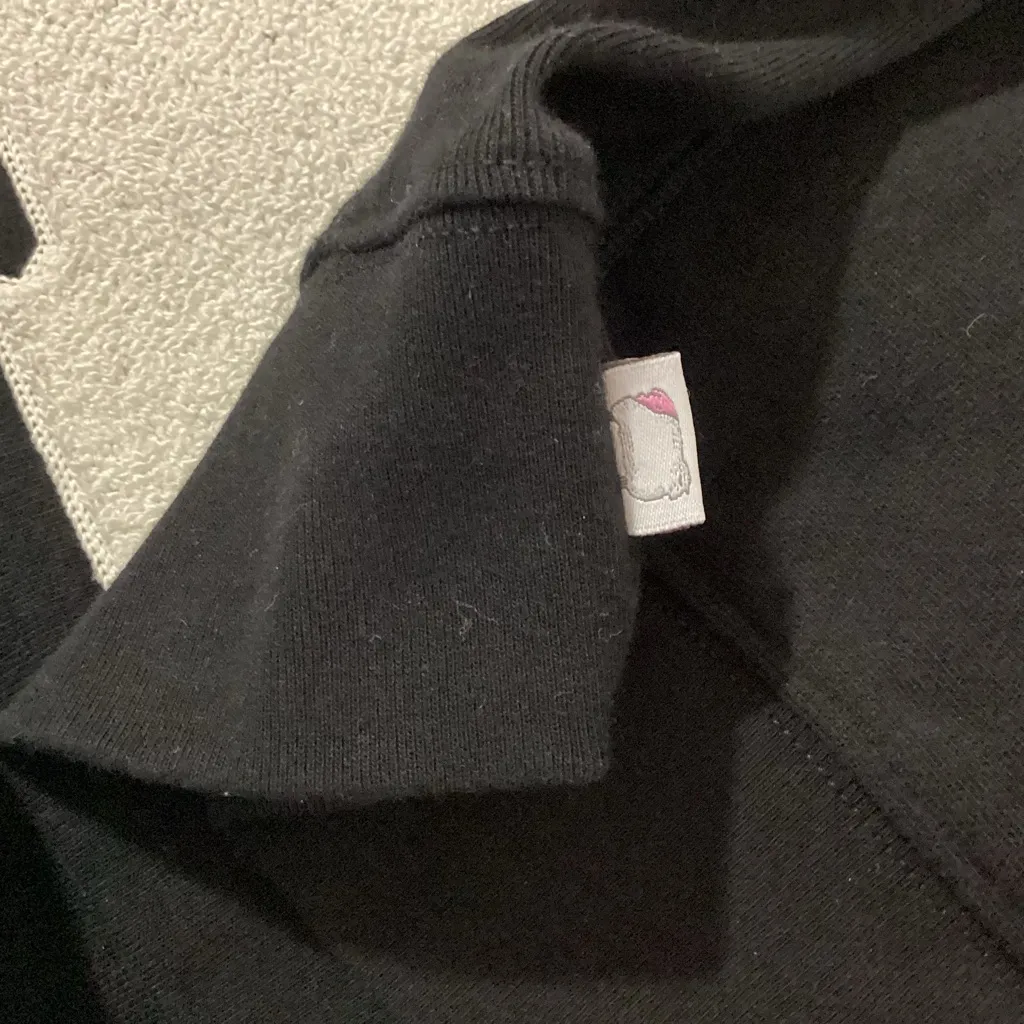 Warm & Wonderful London Sheep Cropped Crewneck Sweatshirt Size XS Black - Image 5