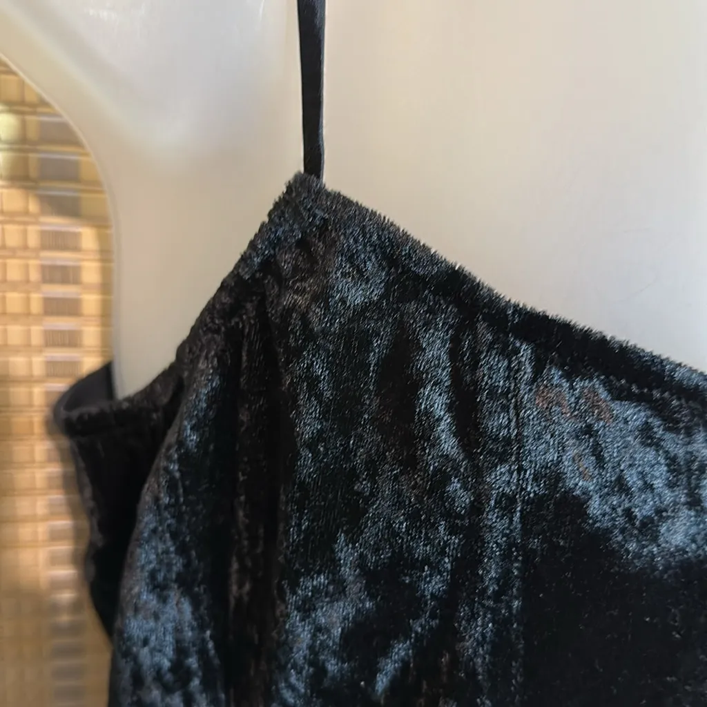 Victoria's Secret Vintage 1990s Y2K Black Velvet Cropped Cami Tank Top Medium - Image 4