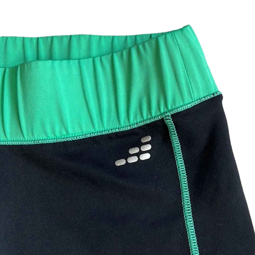 BCG Dark Gray and Green Compression Active Shorts Inseam 5" Size Small - Image 3