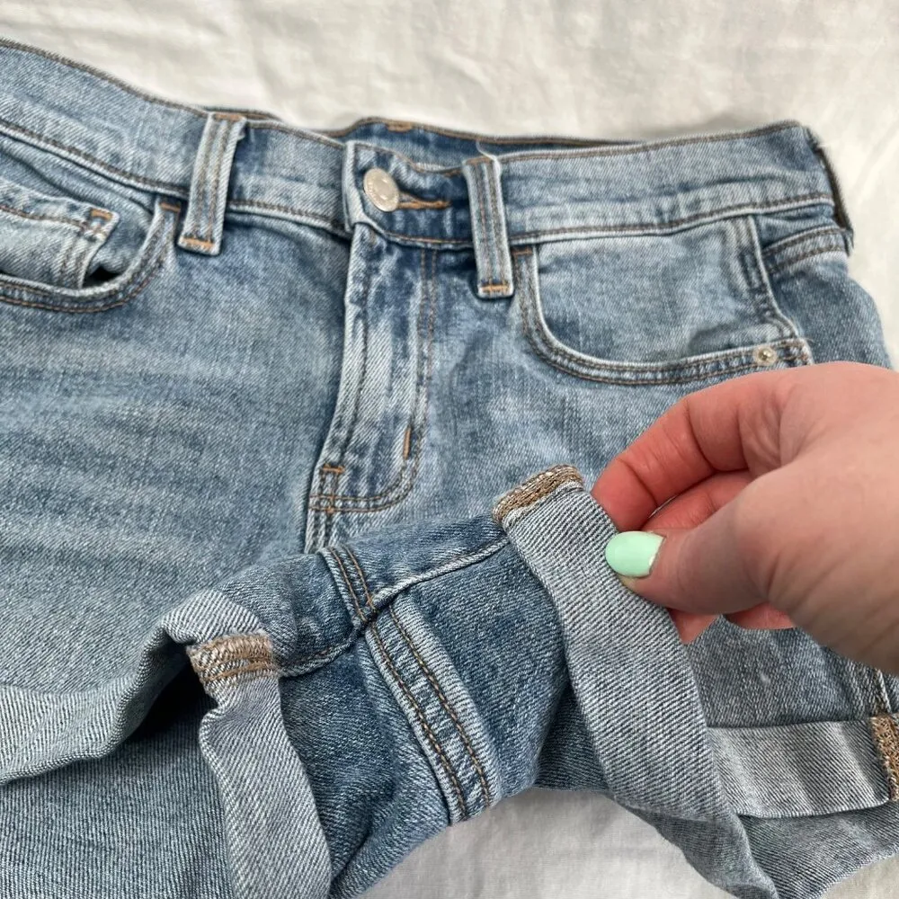 Old Navy Boyfriend Mid Rise Denim Jean Shorts Size 0 Medium Wash - Image 4