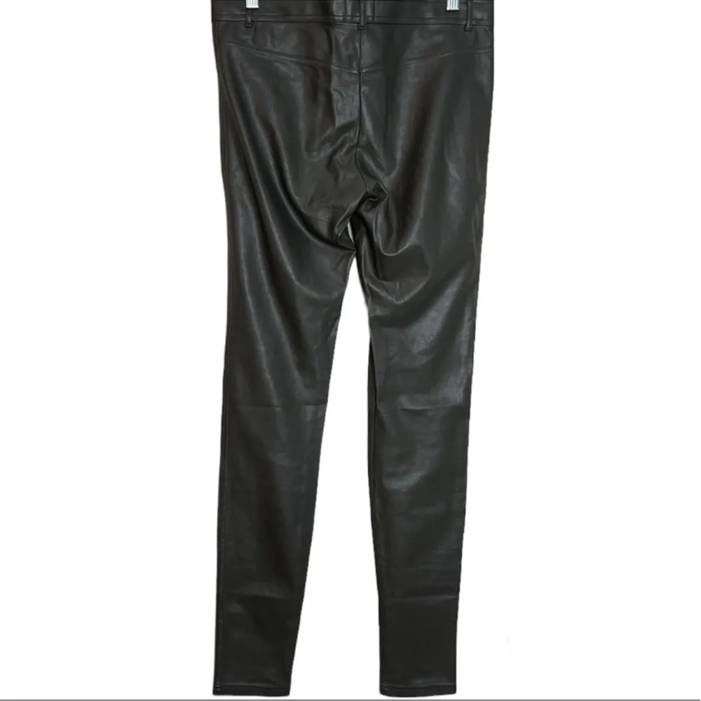 Aritzia Wilfred Free Army Green Faux Leather Zip Up Leggings Size 6 - Image 3