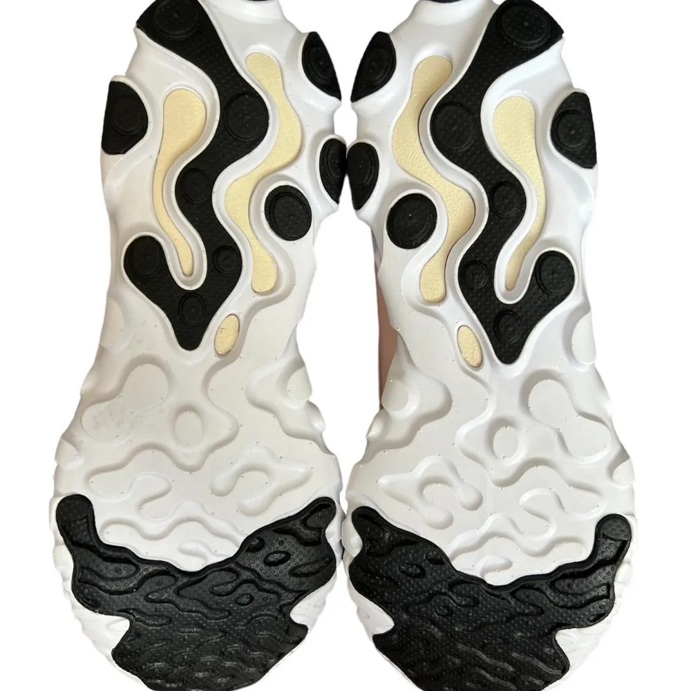 Nike Wmns React Art3mis 'Orange Pearl' - Image 4