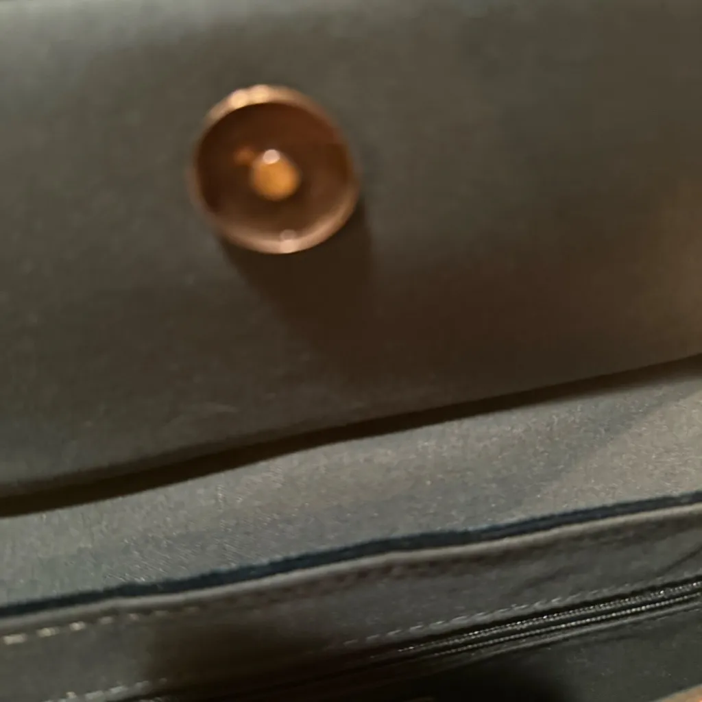 Elegant JOY SUSAN Dark Green Velvet Handbag with Gold Ring - Image 4