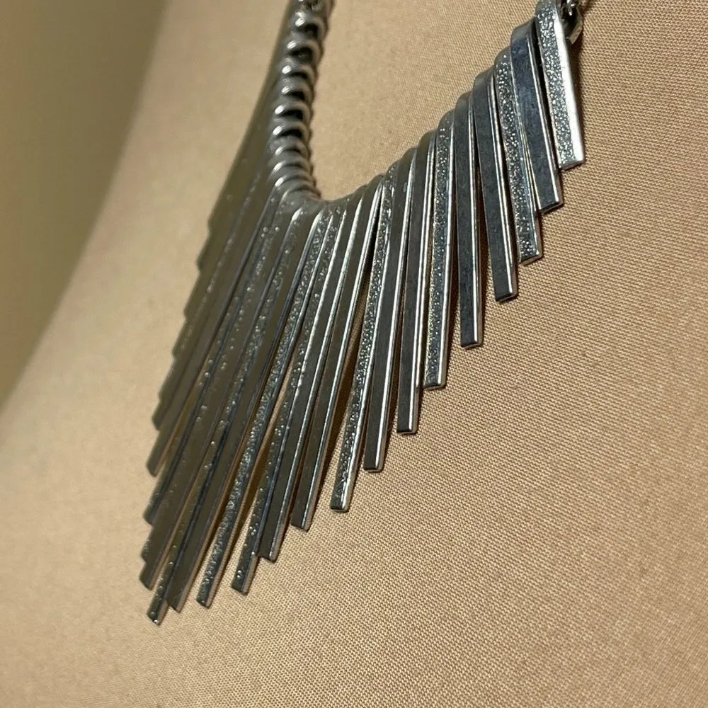 New York And Company Silver Tone Fringe Statement Necklace Adjustable Length - Image 4