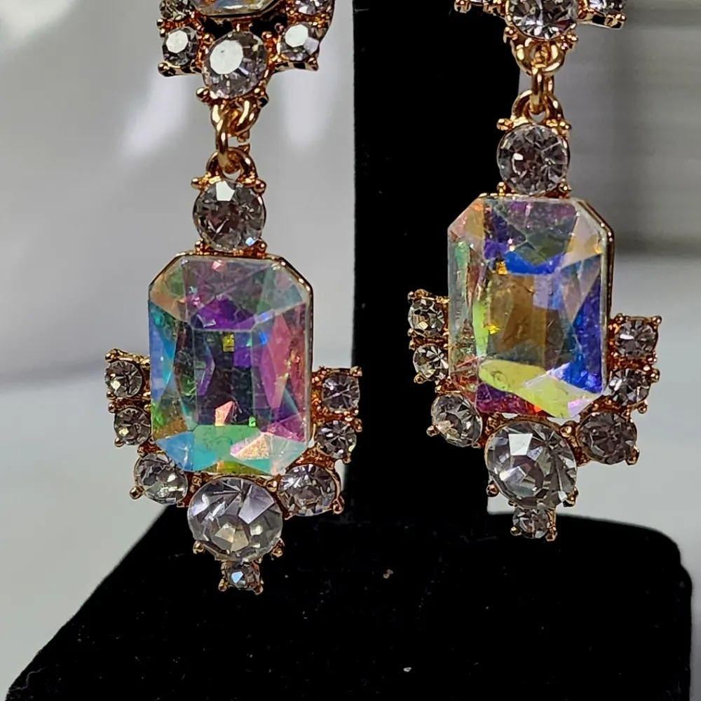 Elegant Gold with AB Emerald Cut Crystal Stones New - Image 6