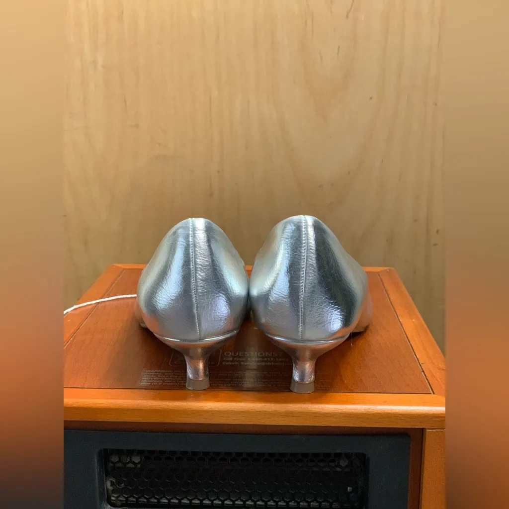 Cushionaire Elegant Silver Women's Kitten Heels.     Size-8.5 Wide - Image 5