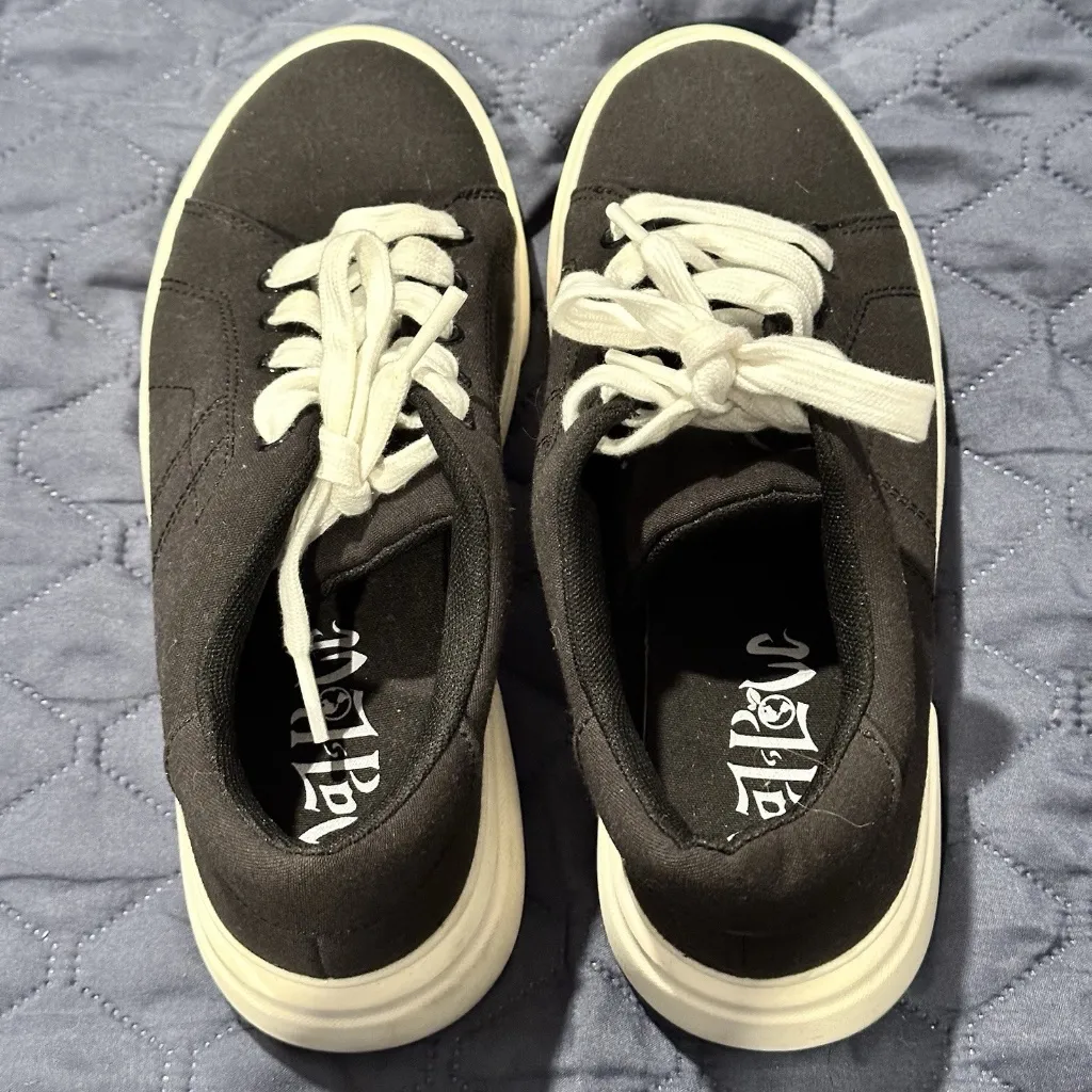 mad love Women’s Shoes Black Chunky 2000s sneakers lace up size 6 skater - Image 12