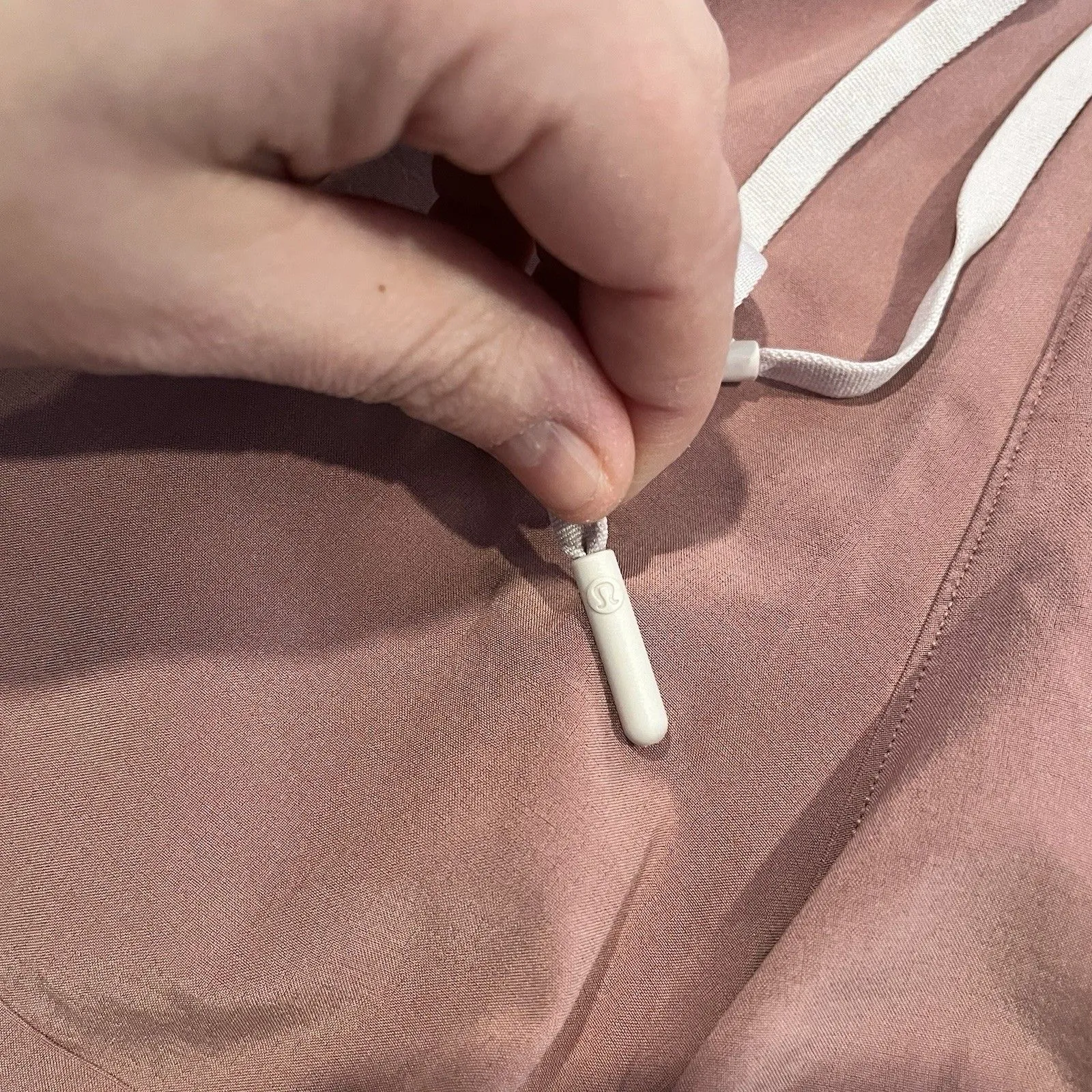 Lululemon On The Fly Shorts 2.5" Women 4 Casual Travel Gym Spanish Rose - Image 5