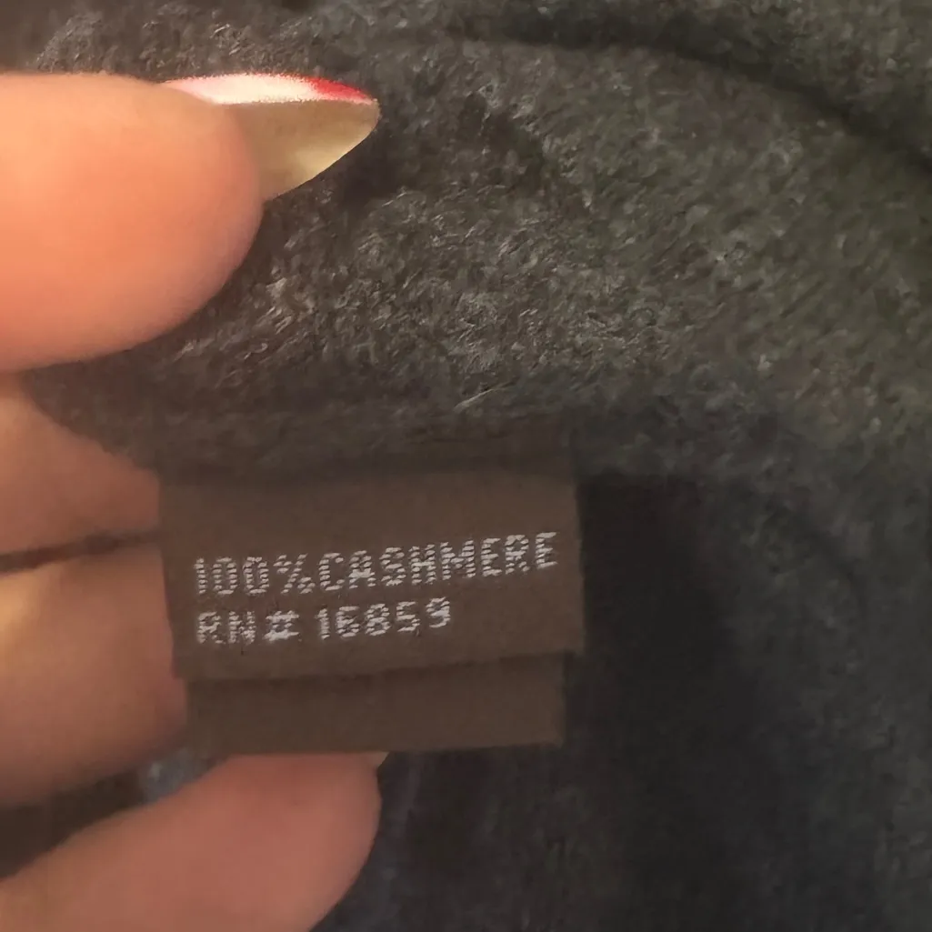 J McLaughlin Cashmere Sweater Dress in Charcoal size Medium Gray - Image 4