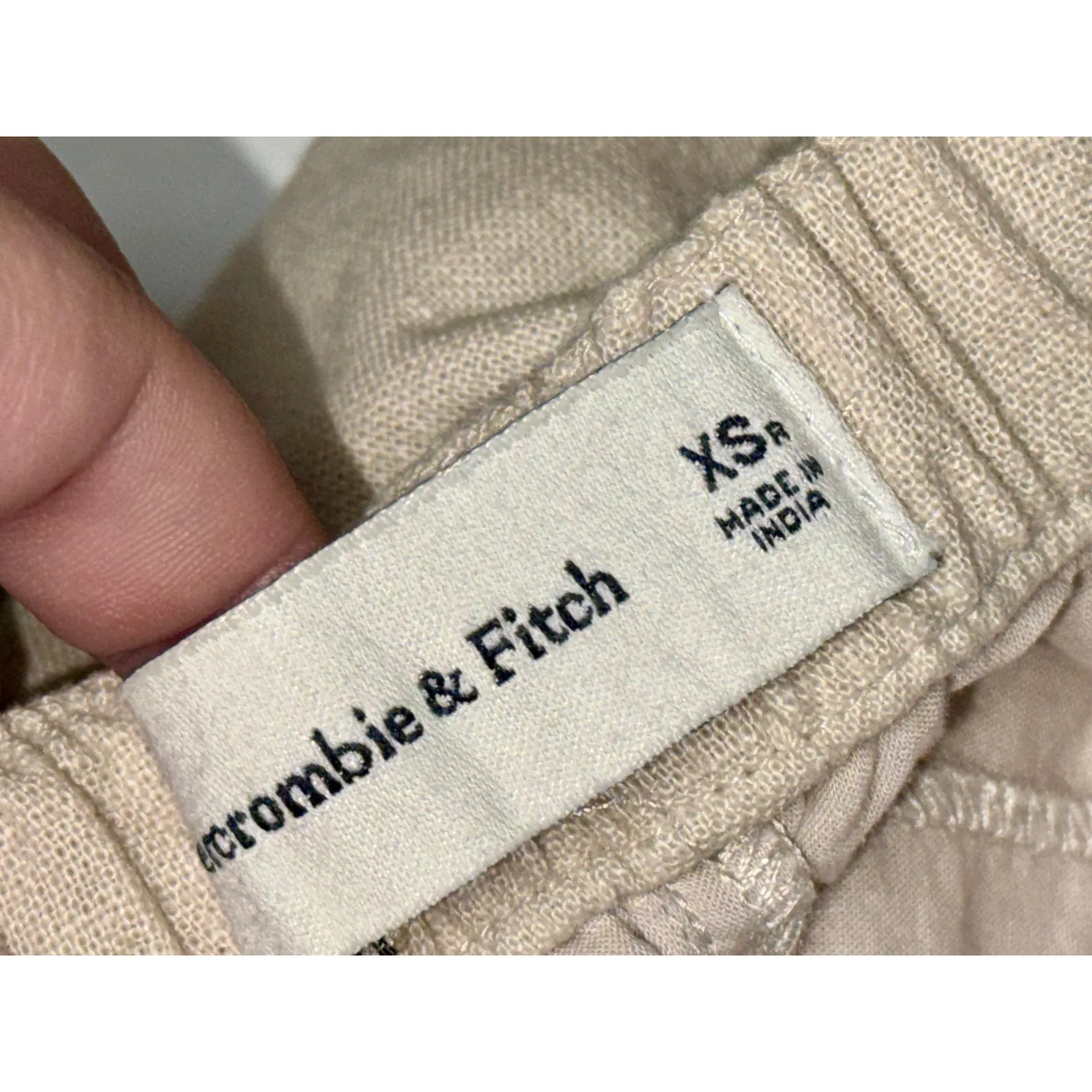 Abercrombie & Fitch Tan Cream Linen High Waisted Cargo Bermuda Shorts Womens XS - Image 4