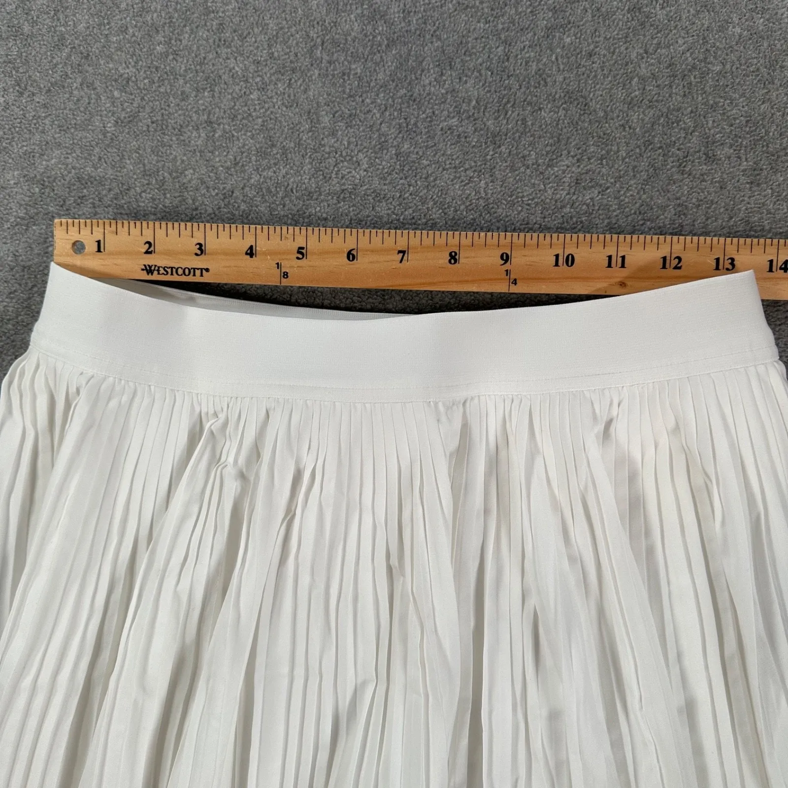 Old Navy Pleated Tennis Skort Women's Medium White Quick Dry Golf Pickleball - Image 5