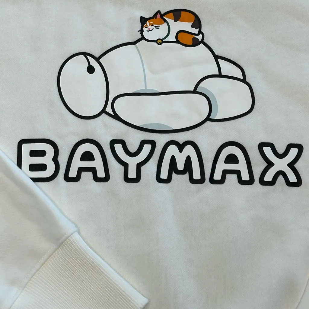 Disney Tokyo resort exclusive Big Hero 6 Baymax & Mochi graphic sweatshirt NWT M - Image 3