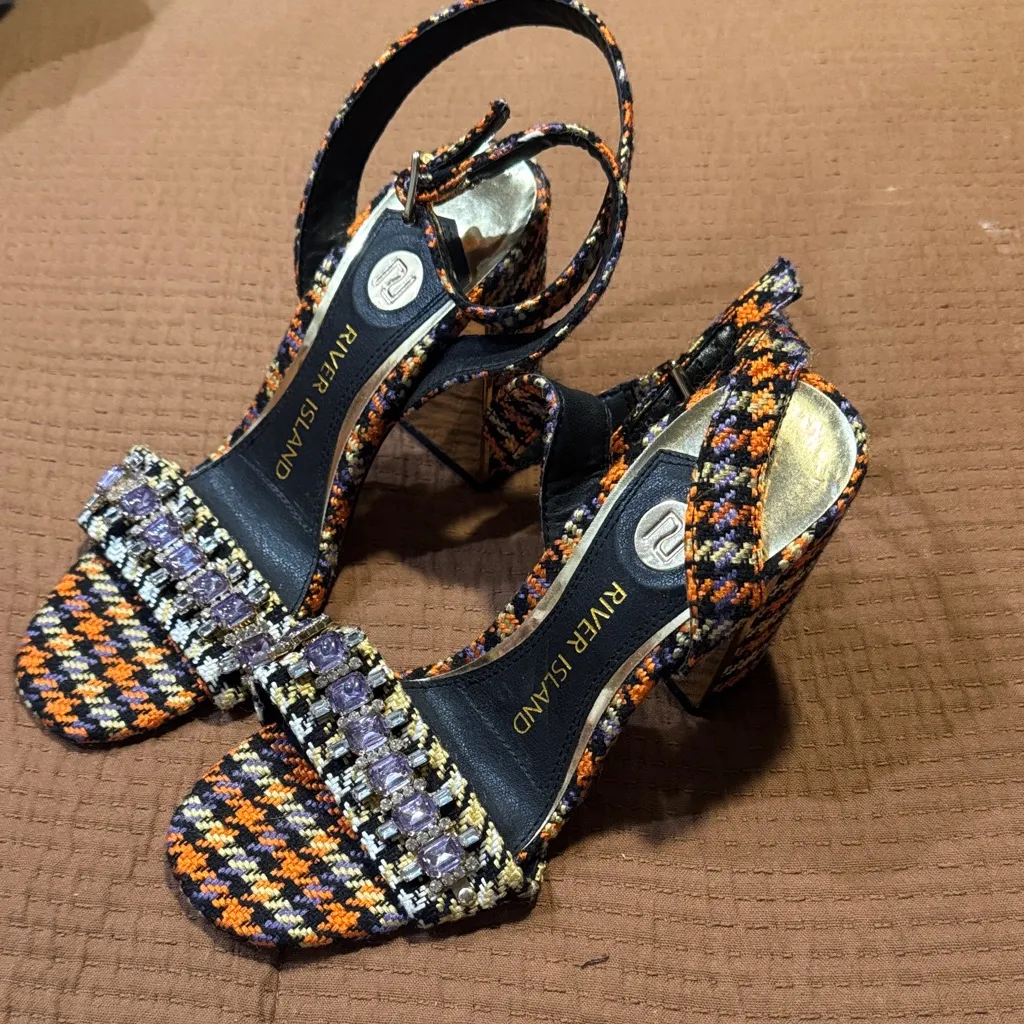 RIVER ISLAND Black and Orange Embellished Heels - Image 5