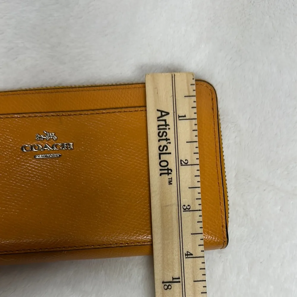 Coach Tan/ orangish Leather Wallet - Image 7